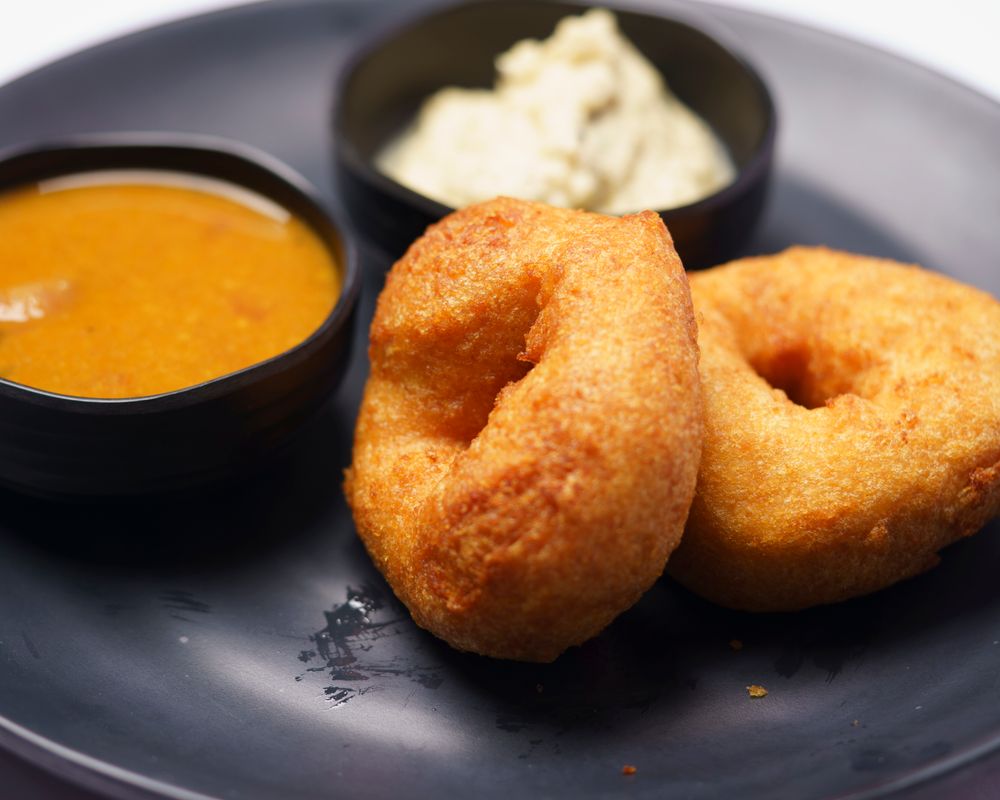Medu vada with sambar and coconut chutney